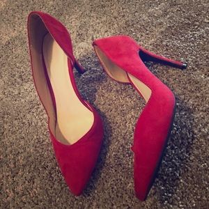 Red pumps!